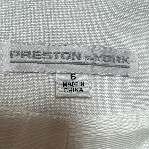 Beautifully Detailed Two-Piece Preston & York Special Occasion Ivory Suit  6 - Picture 9 of 16
